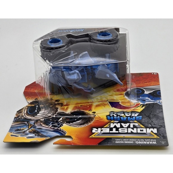 Spin Master Monster Jam 2025 Smash & Bash‎ Megalodon Series 01 Truck New Diecast - Picture 4 of 8